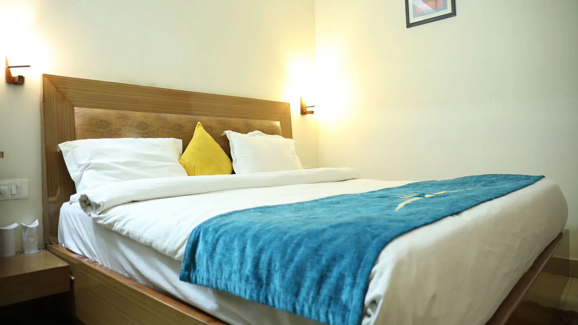 Oyo 14636 Poonam Plaza Hotel Agra
