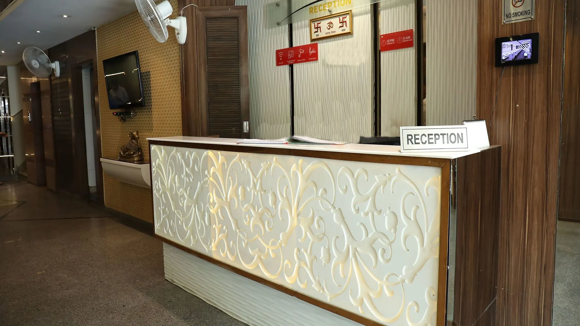 Oyo 14636 Poonam Plaza Hotel Agra  3*, Agra (Uttar Pradesh) India