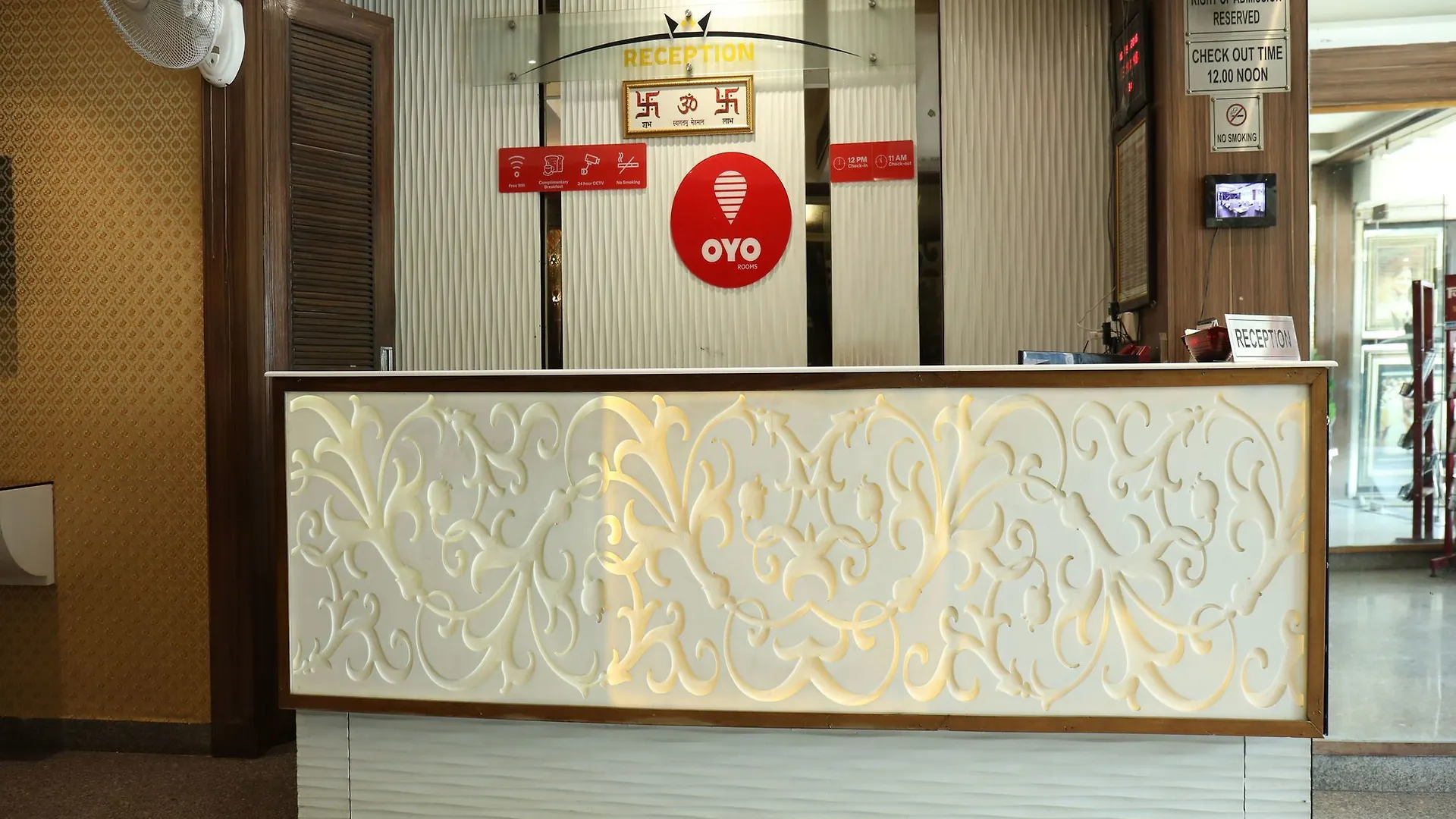 ***  Oyo 14636 Poonam Plaza Hotel Agra  India