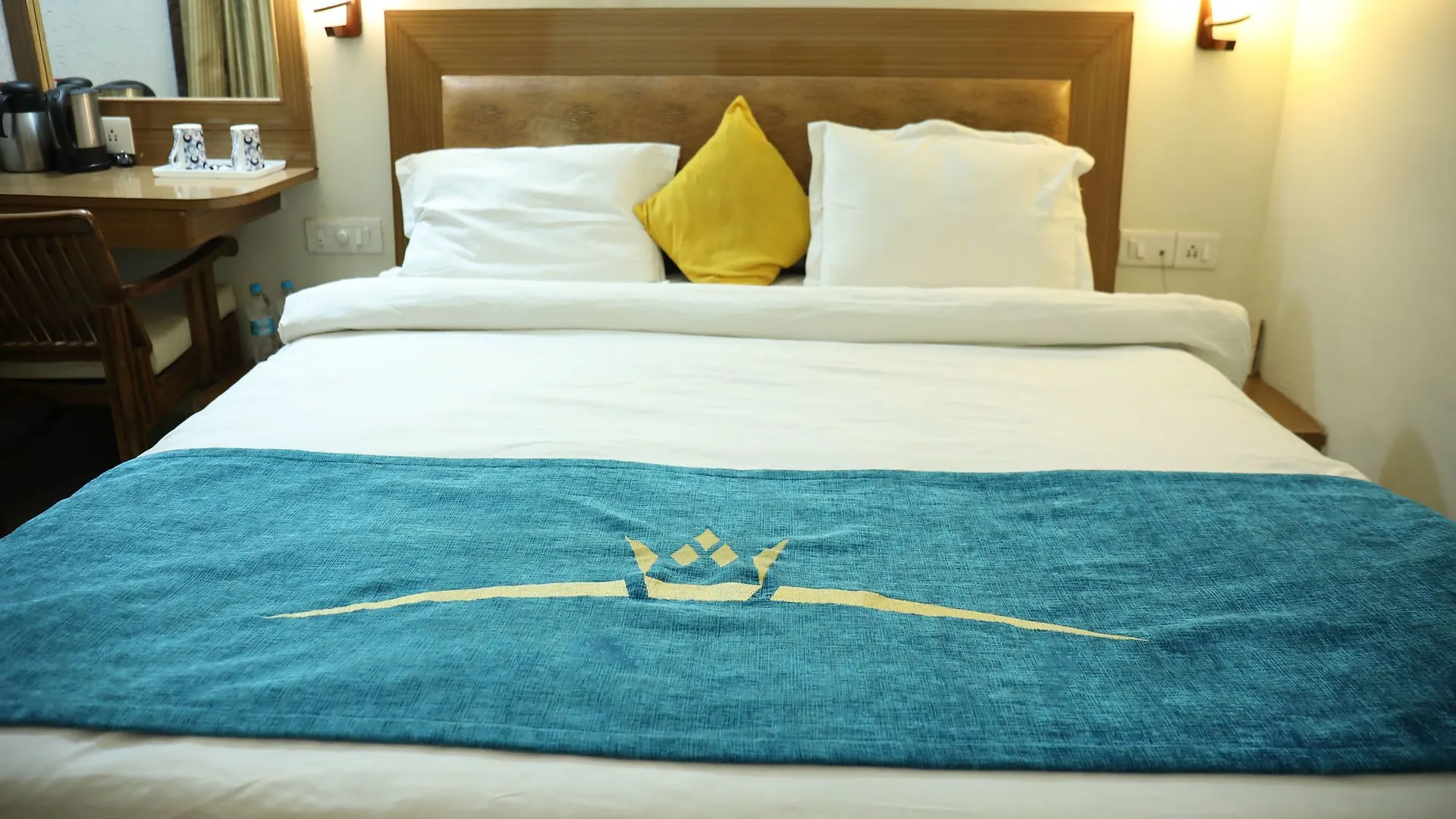 Oyo 14636 Poonam Plaza Hotel Agra   Agra (Uttar Pradesh)